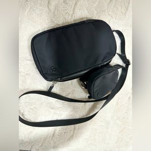 NWOT LULULEMON PHONE SLING CROSSBODY